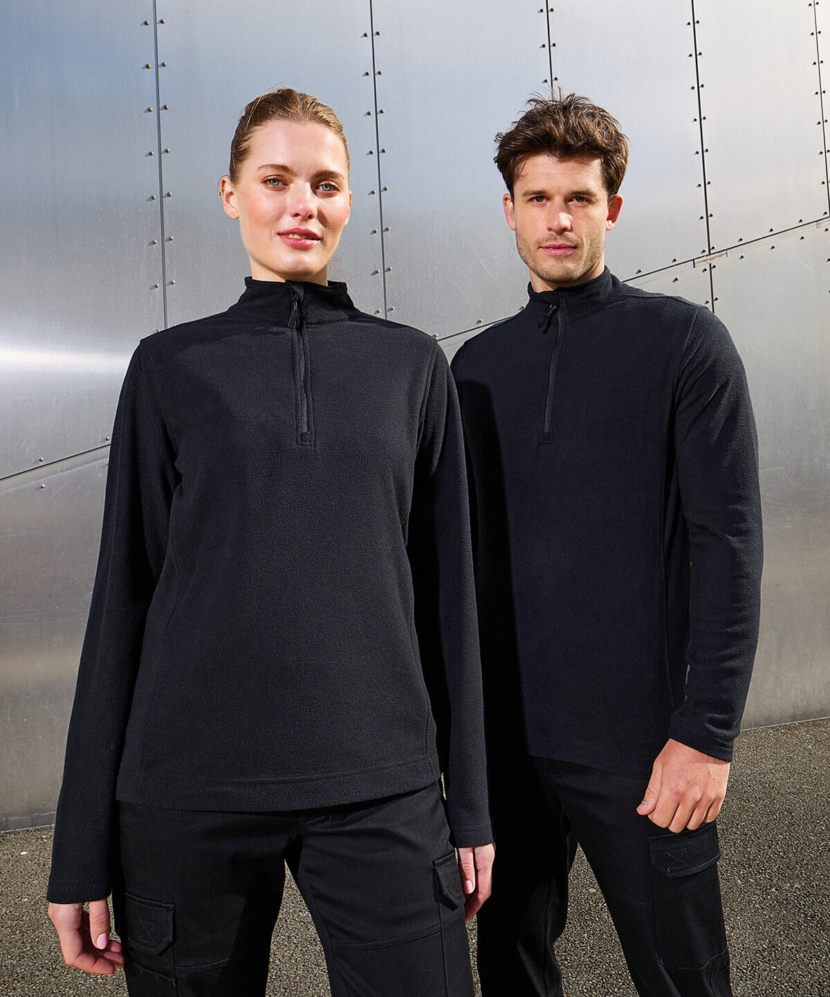 PR831 Unisex ‘Recyclight’ 1/4 zip microfleece Black - Image 2