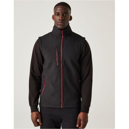 Regatta Professional TRA915 REGATTA PROFESSIONAL Navigate 2L Softshell Bodywarmer Black/Classic Red