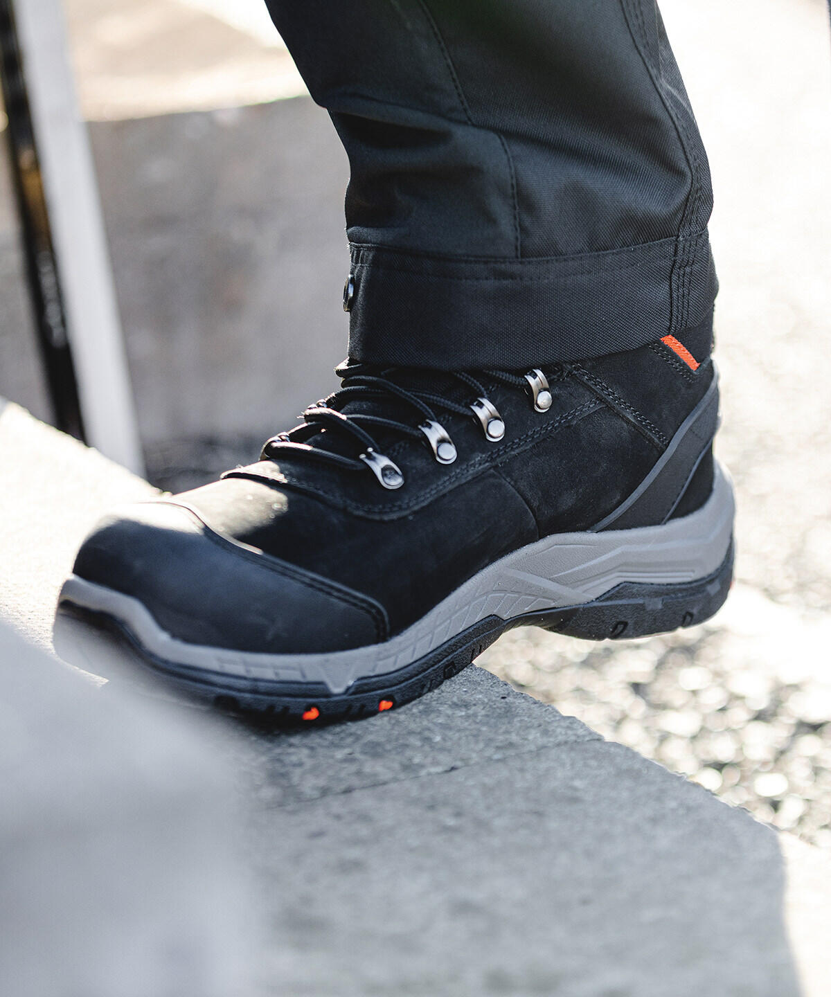 SH083 Switchback 3 safety boots Black - Image 2